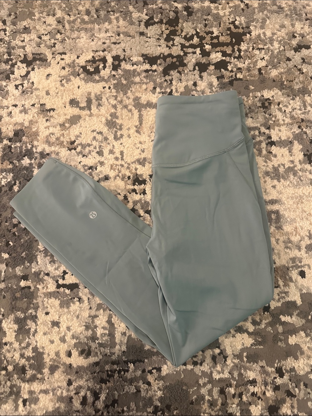 Lululemon leggings size 6